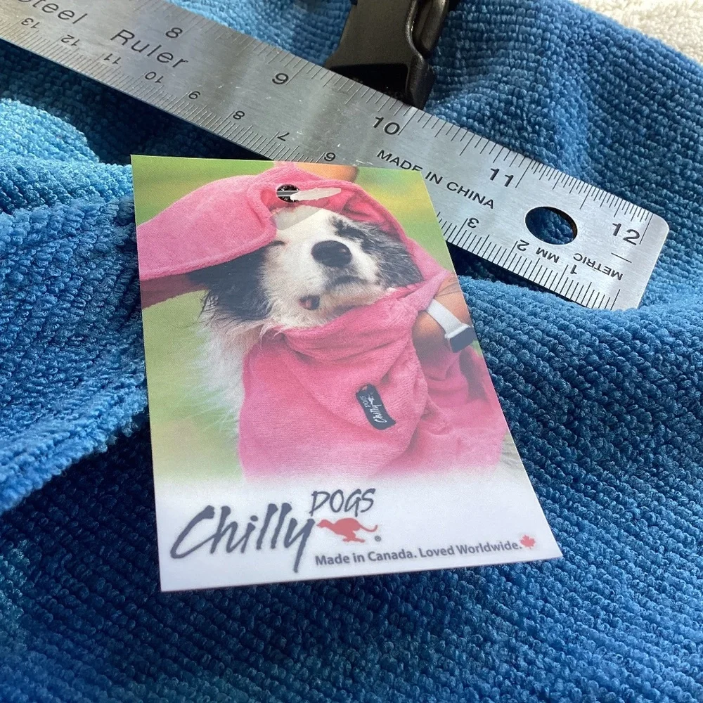 Chilly Dogs Soaker Robe - Picture 2 of 7